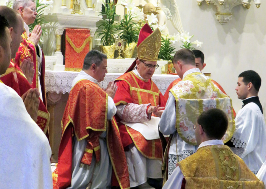 2025-ordinations-03-anointing-of-hands