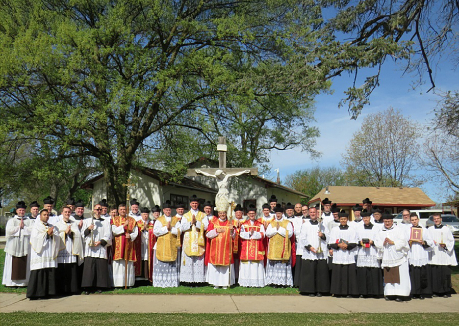 2025-ordinations-08-group-photo