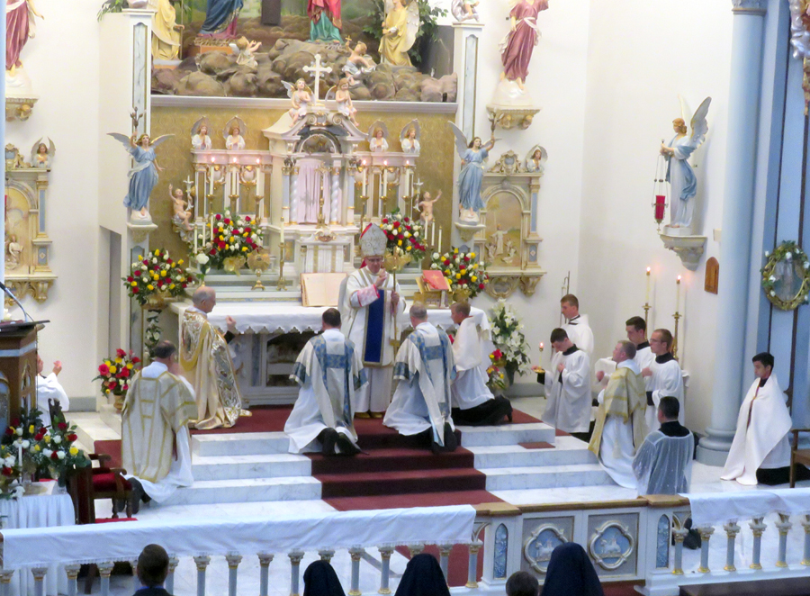 CMRI: Congregation of Mary Immaculate Queen