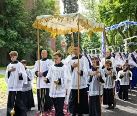 “O Salutaris Hostia!” What an honor for the Sisters to follow immediately behind the Blessed Sacrament during the Corpus Christi procession!